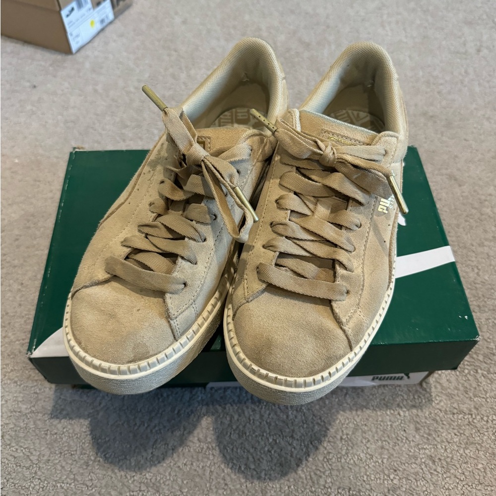 Puma Tan Sneakers